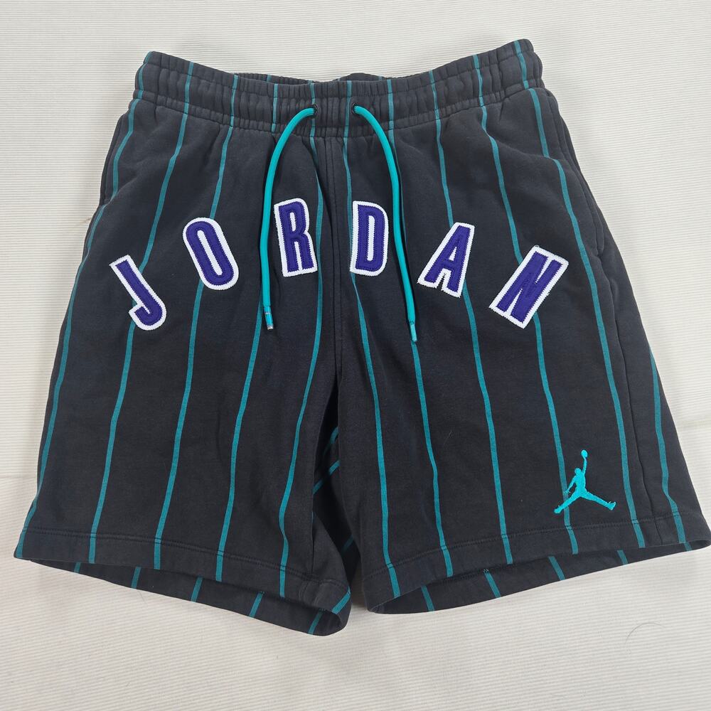 Nike Air Jordan Brooklyn Fleece Spell Out Striped Shorts Men's Size Medium